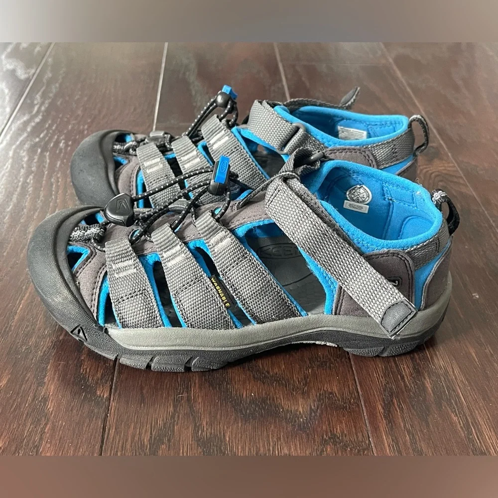 Keen Newport H2 Blue Gray Sandals Youth Big Kid Size 3